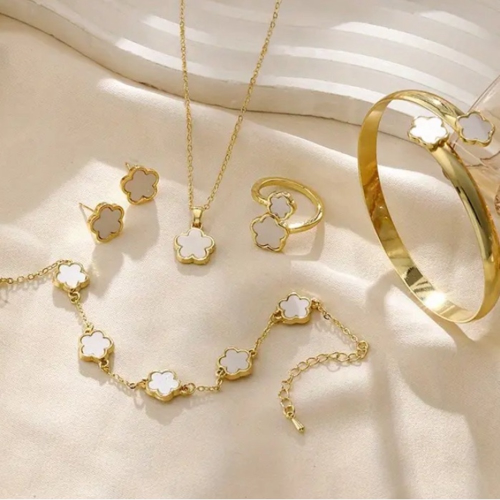 6Pcs Flower Sweet Golden Stainless Steel Necklace Bracelet Earrings Ring Set